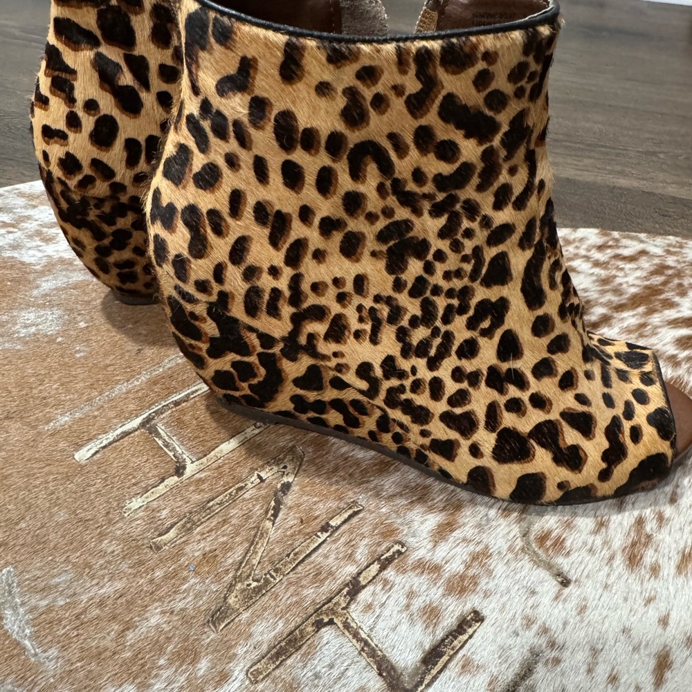Naughty Monkey Kuda Wedge Peep-toe Bootie